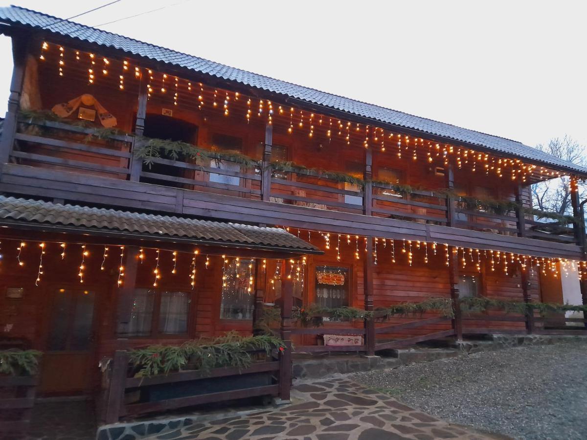 Casa De La Ferma Mariuca Villa Berbesti Buitenkant foto