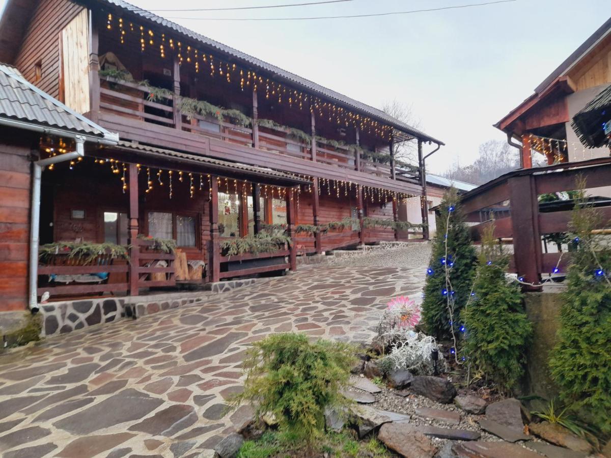 Casa De La Ferma Mariuca Villa Berbesti Buitenkant foto