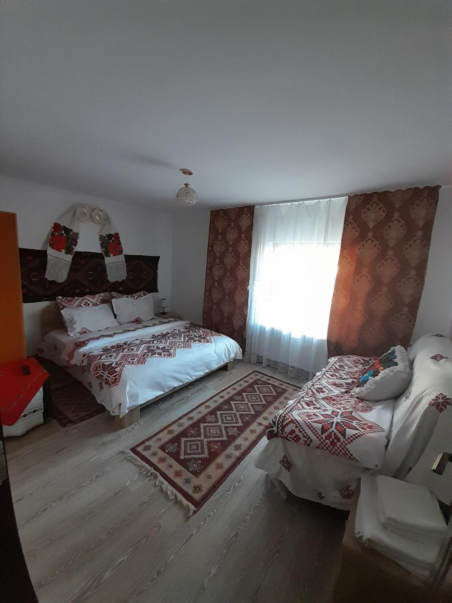 Casa De La Ferma Mariuca Villa Berbesti Kamer foto