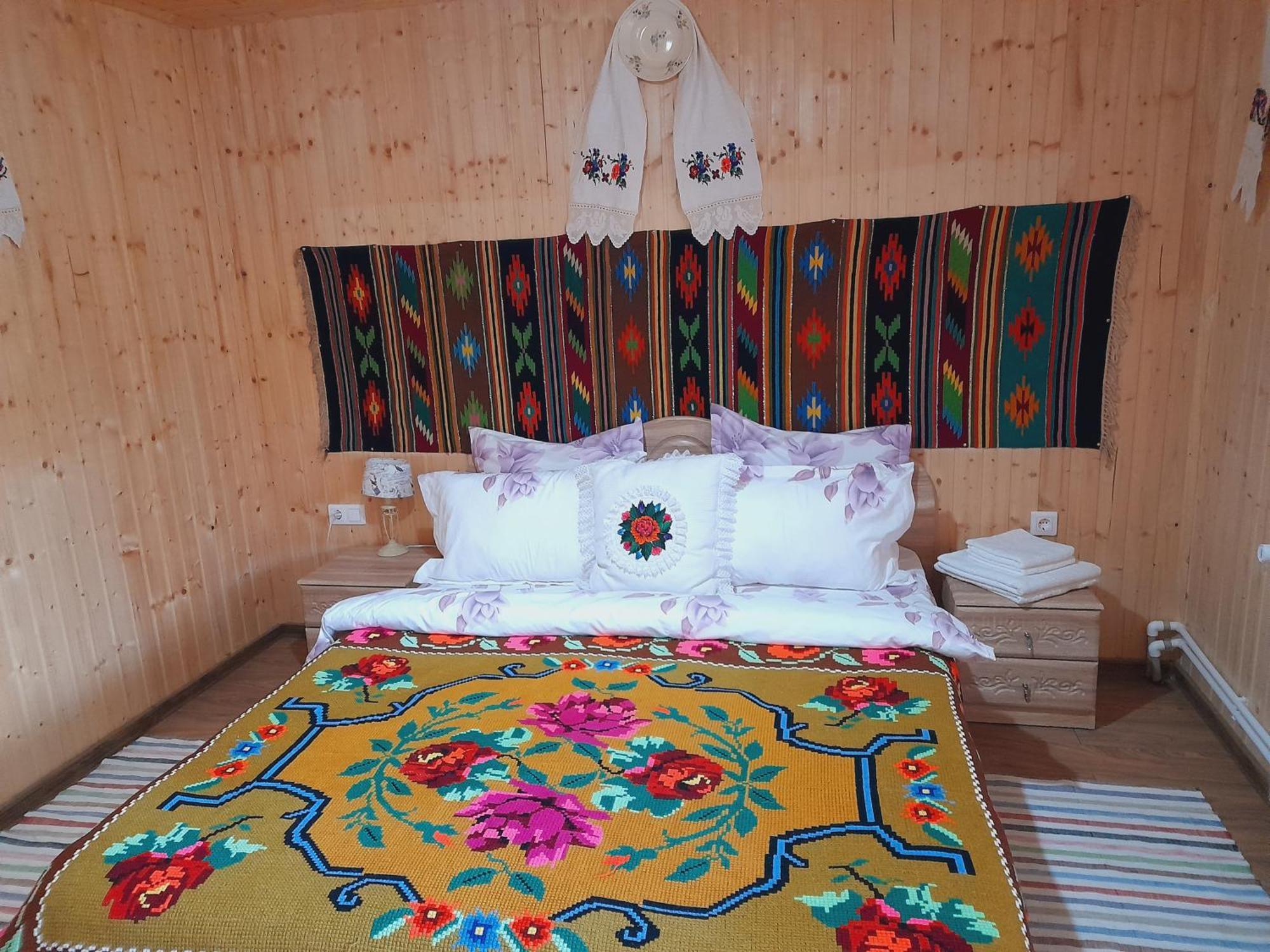 Casa De La Ferma Mariuca Villa Berbesti Kamer foto